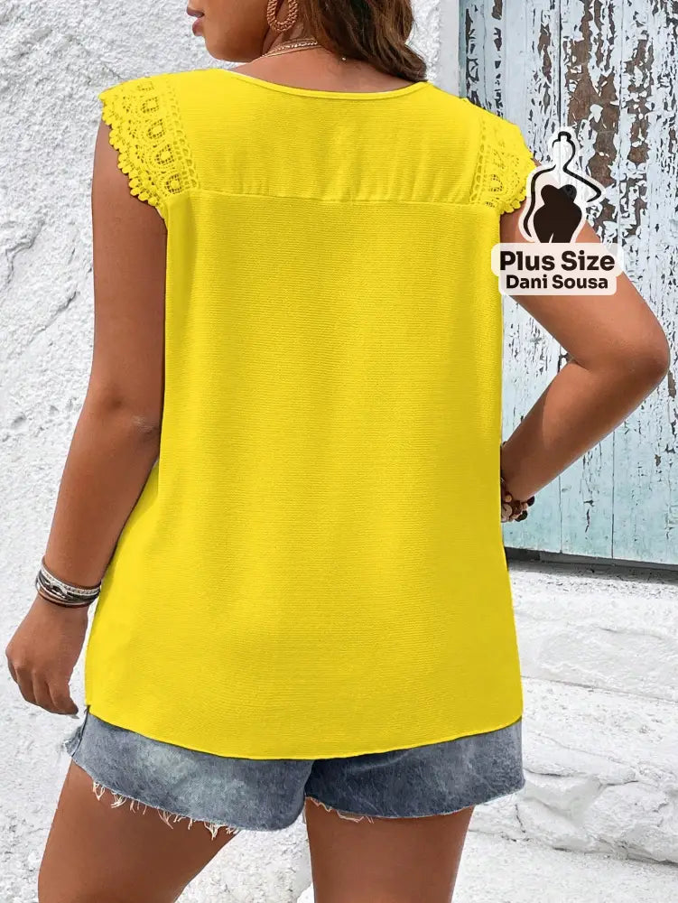 Blusa Bata Bordada com Detalhes Vazados Plus Size Blusa Bata Bordada com Detalhes Vazados Plus Size