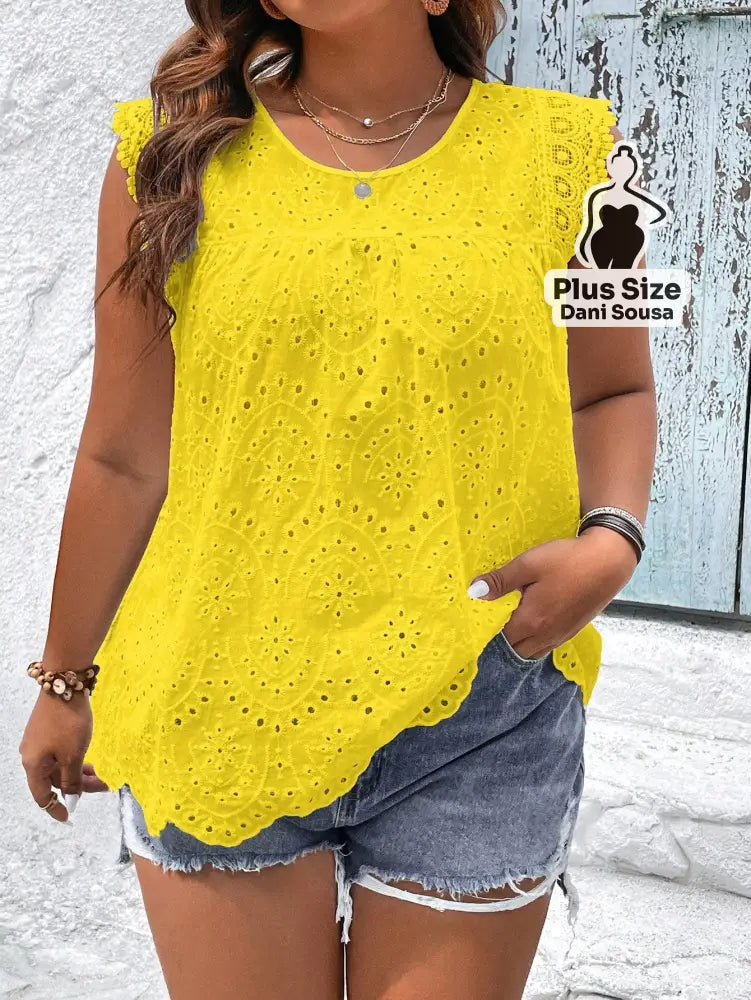 Blusa Bata Bordada com Detalhes Vazados Plus Size Amarelo / G Blusa Bata Bordada com Detalhes Vazados Plus Size