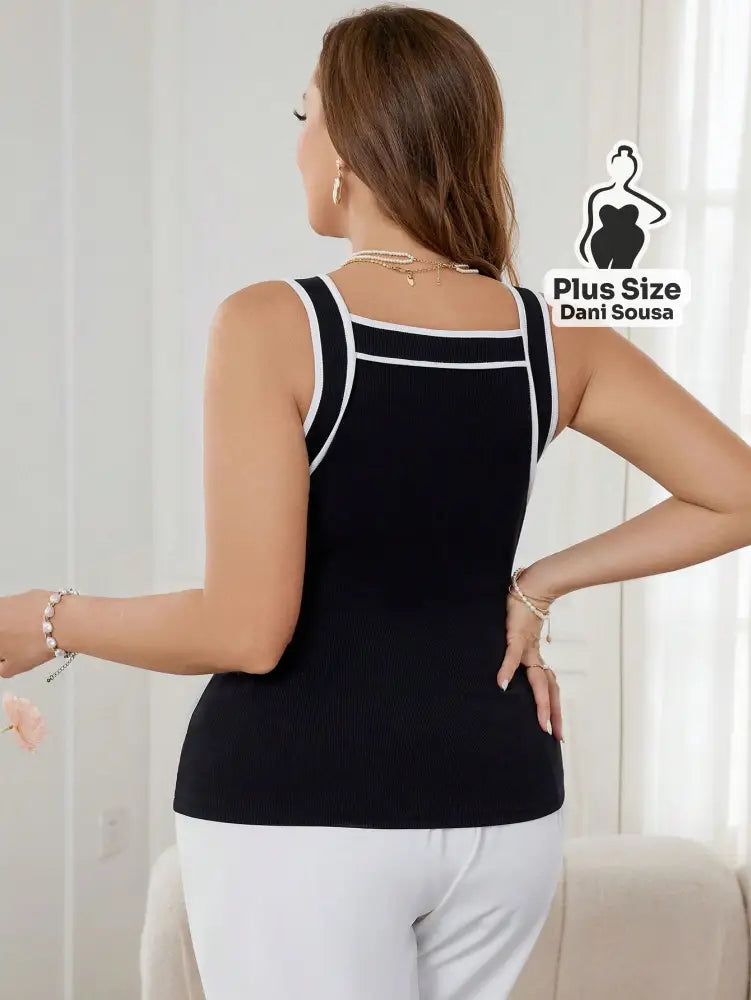 Blusa Canelada com Detalhes em Contraste Plus Size Blusa Canelada com Detalhes em Contraste Plus Size