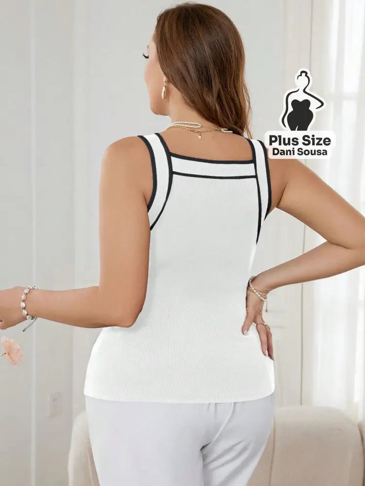 Blusa Canelada com Detalhes em Contraste Plus Size Blusa Canelada com Detalhes em Contraste Plus Size