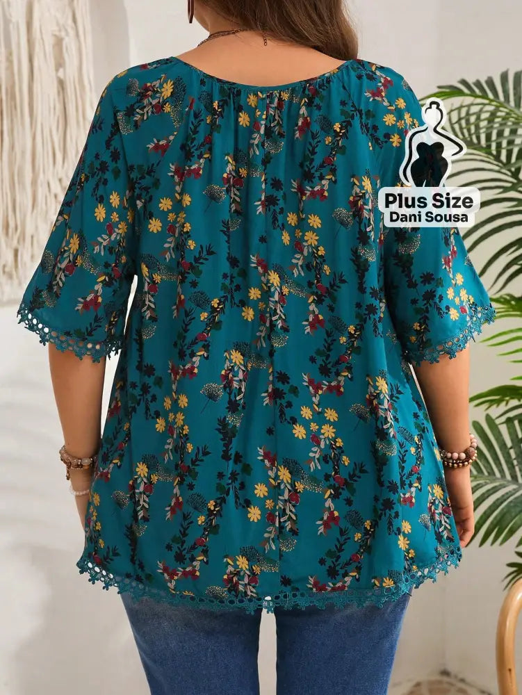 Blusa Com Barra Trabalhada Em Detalhe Plus Size Blusa Com Barra Trabalhada Em Detalhe Plus Size