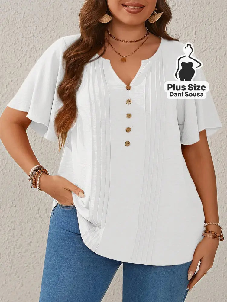 Blusa Com Botões Decorativos E Detalhes De Pregas Plus Size Blusa Com Botões Decorativos E Detalhes De Pregas Plus Size