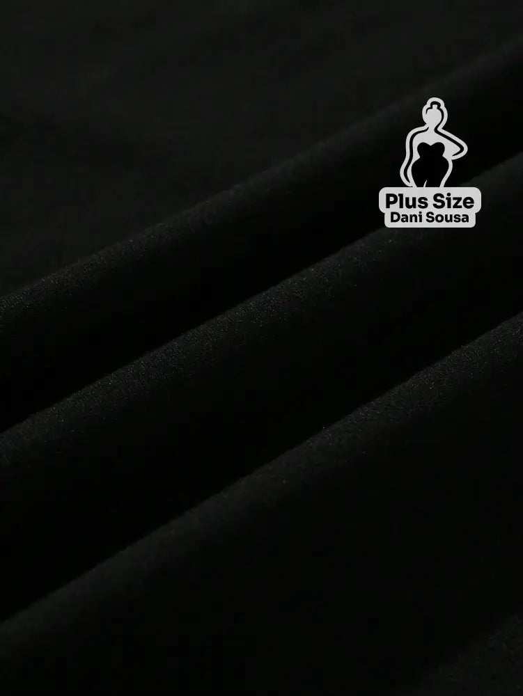 Blusa Com Estampa de Mão de Fátima Plus Size Blusa Com Estampa de Mão de Fátima Plus Size