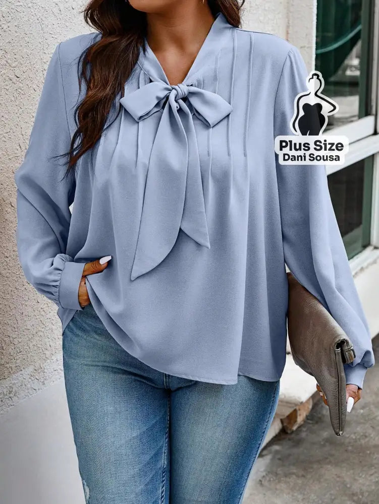 Blusa Com Laço e Manga Longa Elegante Plus Size Blusa Com Laço e Manga Longa Elegante Plus Size