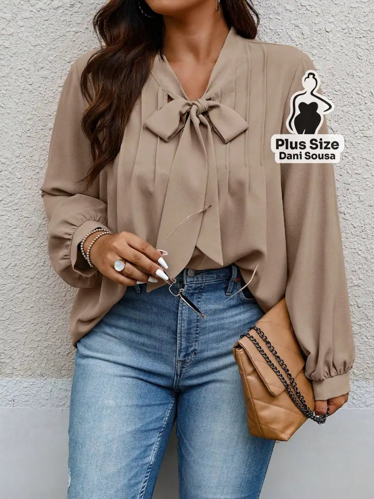 Blusa Com Laço e Manga Longa Elegante Plus Size Caqui / G Blusa Com Laço e Manga Longa Elegante Plus Size