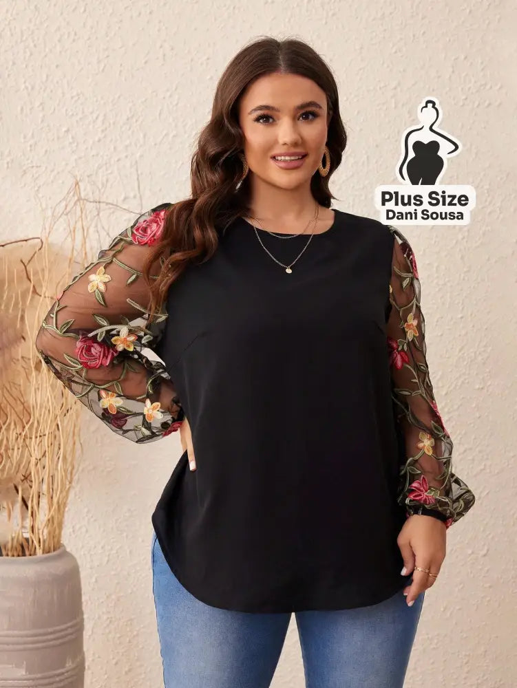 Blusa Com Mangas Florais Em Tule Bordado Plus Size Blusa Com Mangas Florais Em Tule Bordado Plus Size