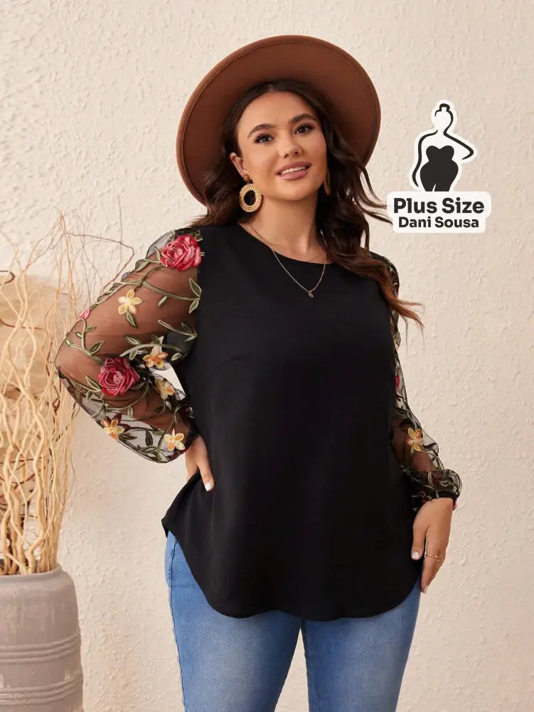 Blusa Com Mangas Florais Em Tule Bordado Plus Size Blusa Com Mangas Florais Em Tule Bordado Plus Size
