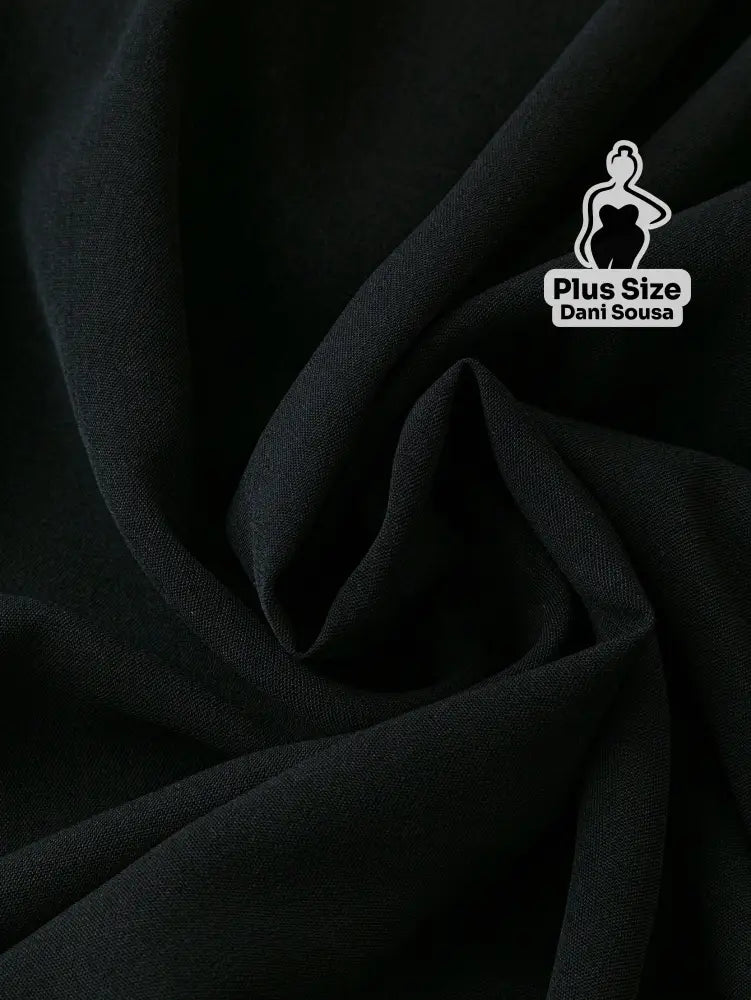 Blusa Com Mangas Rendadas E Detalhe Delicado Plus Size Conjunto Cropped e Shorts Estampado com Detalhes de Renda Plus