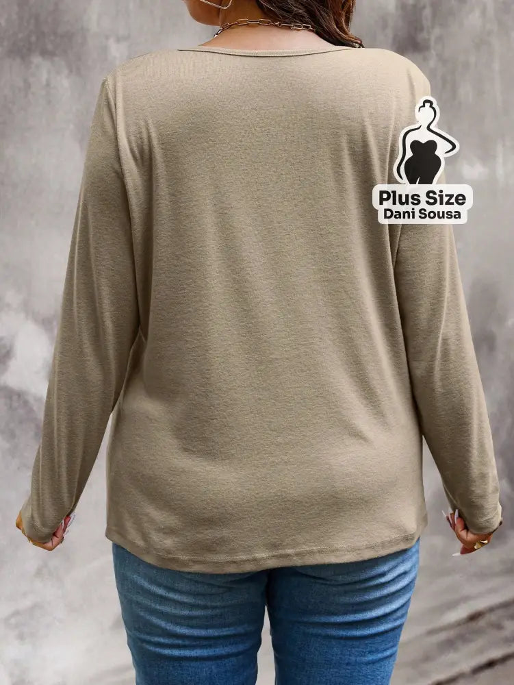 Blusa Com Zíper Frontal e Bolsos Decorativos Plus Size Blusa Com Zíper Frontal e Bolsos Decorativos Plus Size