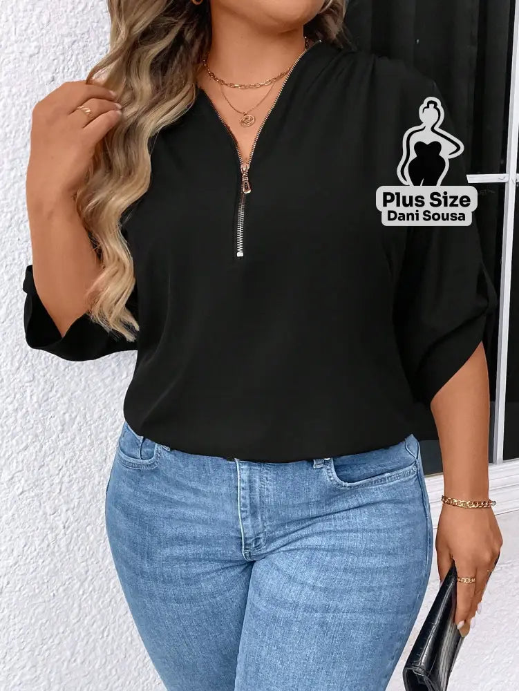 Blusa Com Zíper Frontal e Manga 3/4 Plus Size Blusa Com Zíper Frontal e Manga 3/4 Plus Size