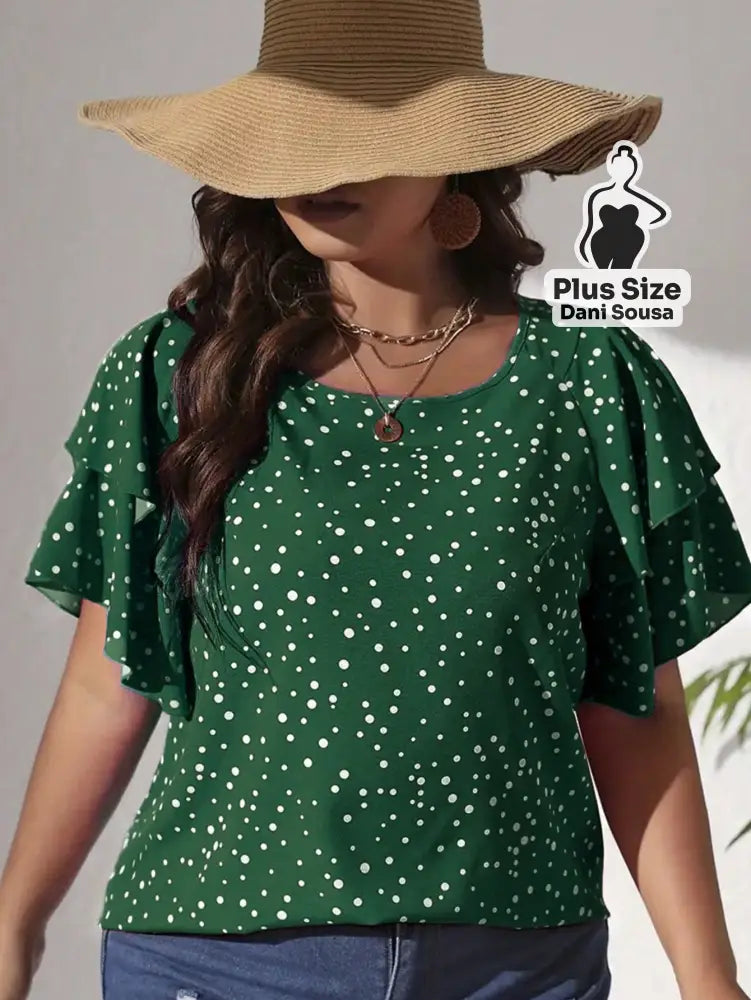 Blusa de Babados Com Estampa de Poás Plus Size Conjunto Cropped e Shorts Estampado com Detalhes de Renda Plus Size