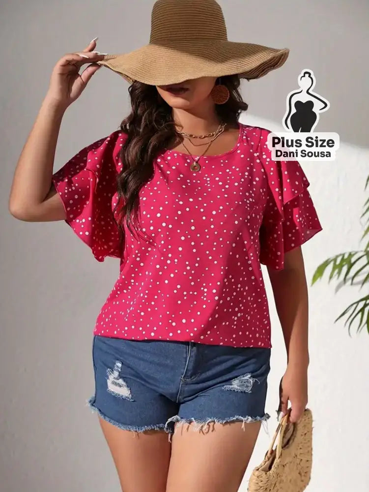 Blusa de Babados Com Estampa de Poás Plus Size Conjunto Cropped e Shorts Estampado com Detalhes de Renda Plus Size