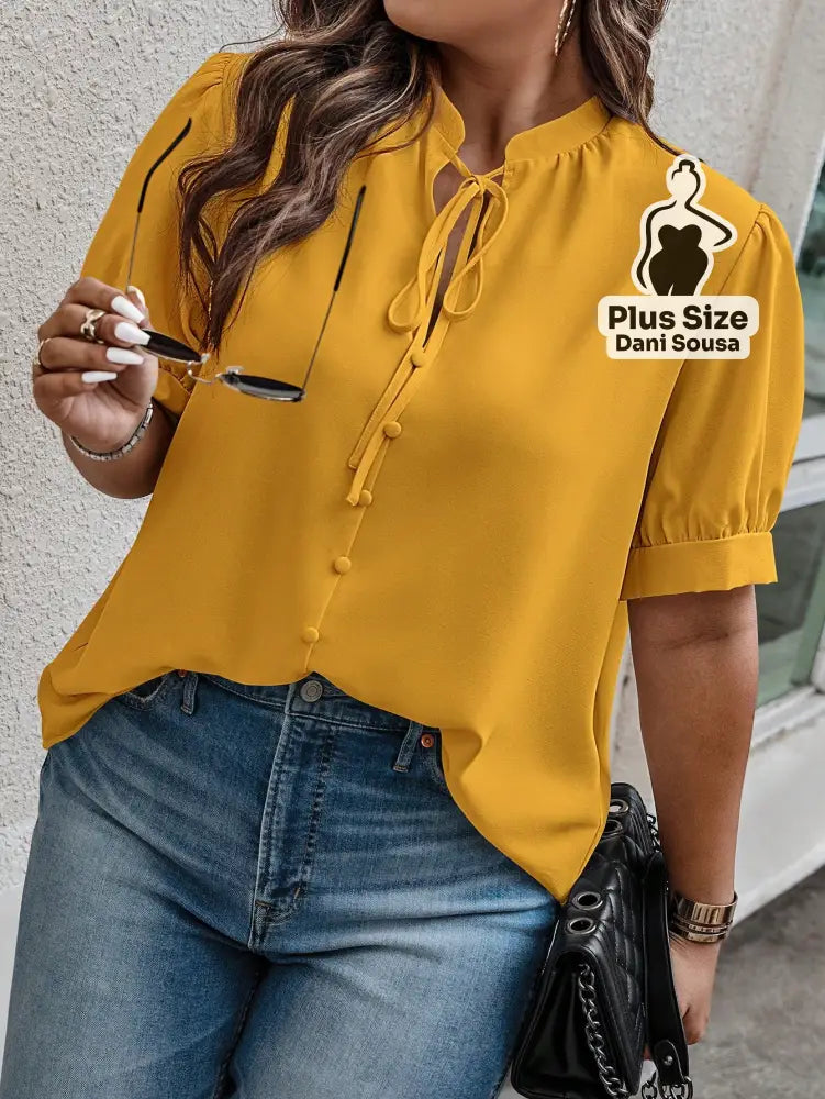 Blusa Elegante Com Laço Frontal e Detalhe de Botões Plus Size Amarelo / G Blusa Elegante Com Laço Frontal e Detalhe de