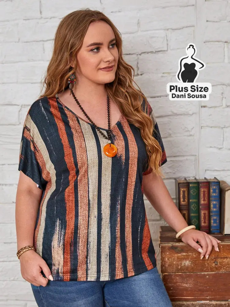 Blusa Elegante De Linhas Verticais Com Decote V Plus Size Blusa Elegante De Linhas Verticais Com Decote V Plus Size