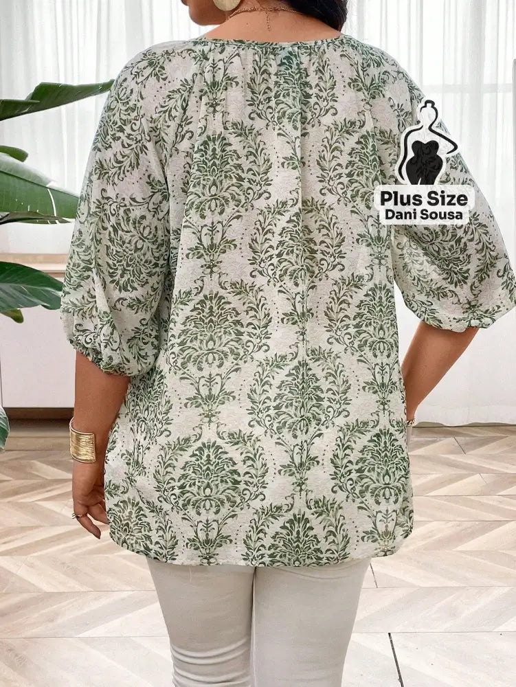 Blusa Estampada Com Botões e Manga Bufante Plus Size Blusa Estampada Com Botões e Manga Bufante Plus Size