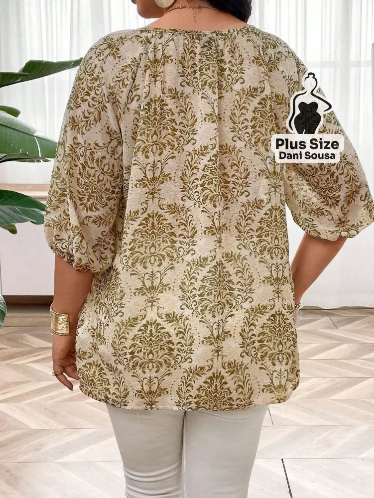 Blusa Estampada Com Botões e Manga Bufante Plus Size Blusa Estampada Com Botões e Manga Bufante Plus Size