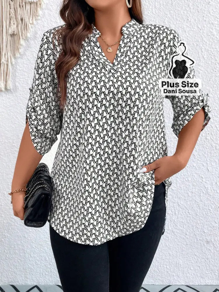 Blusa Estampada Com Manga 3/4 e Gola V Plus Size Blusa Estampada Com Manga 3/4 e Gola V Plus Size