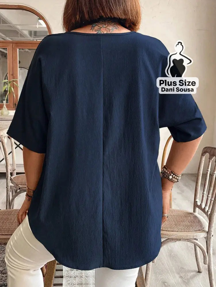 Blusa Estilo Casual Com Detalhe De Camadas Plus Size Blusa Estilo Casual Com Detalhe De Camadas Plus Size