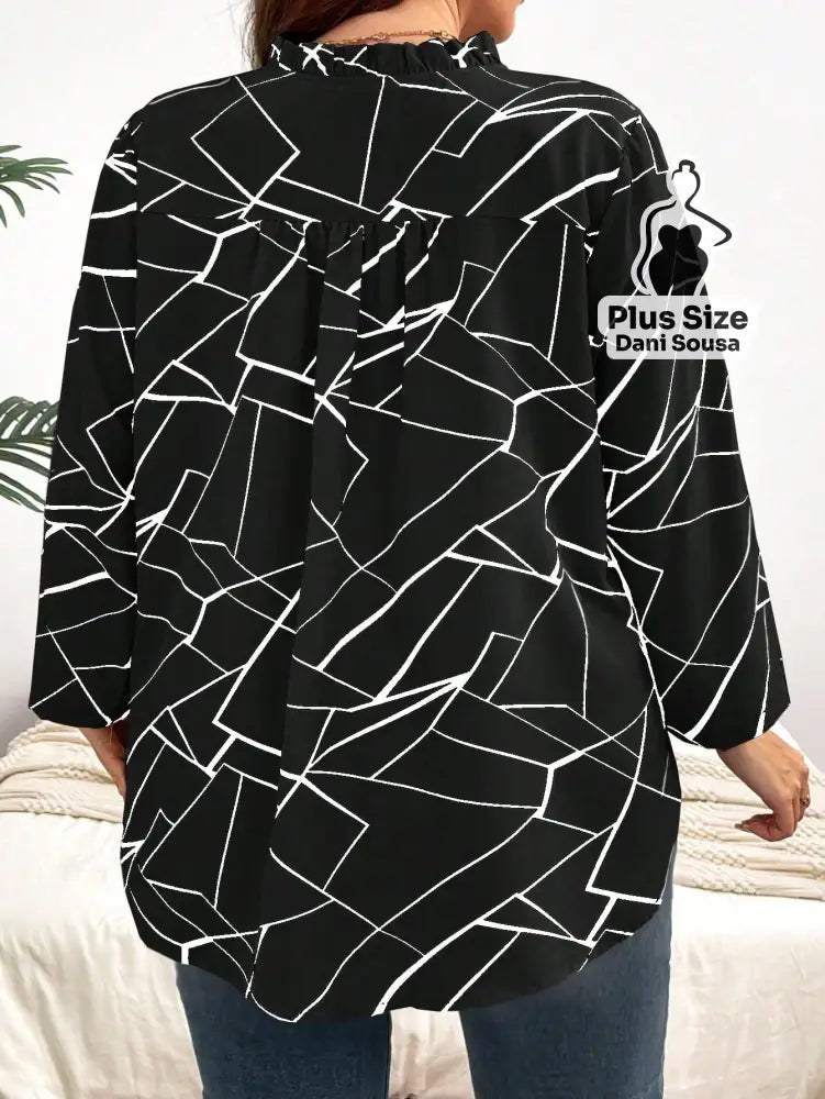 Blusa Geométrica e Decote V Plus Size Blusa Geométrica e Decote V Plus Size