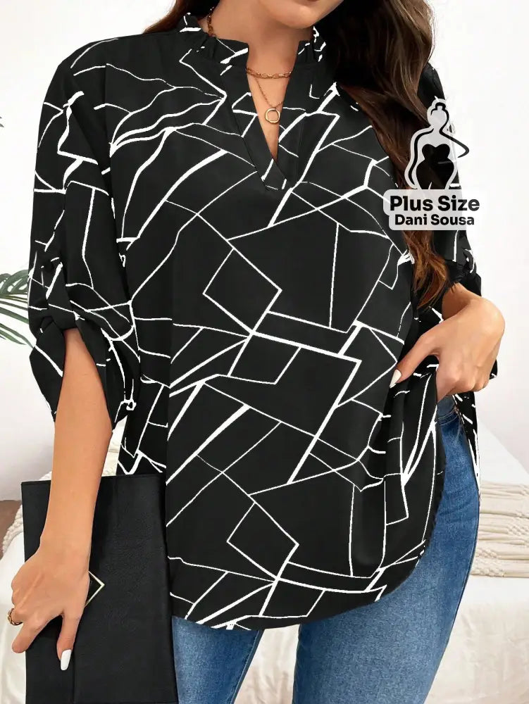 Blusa Geométrica e Decote V Plus Size Preto / G Blusa Geométrica e Decote V Plus Size