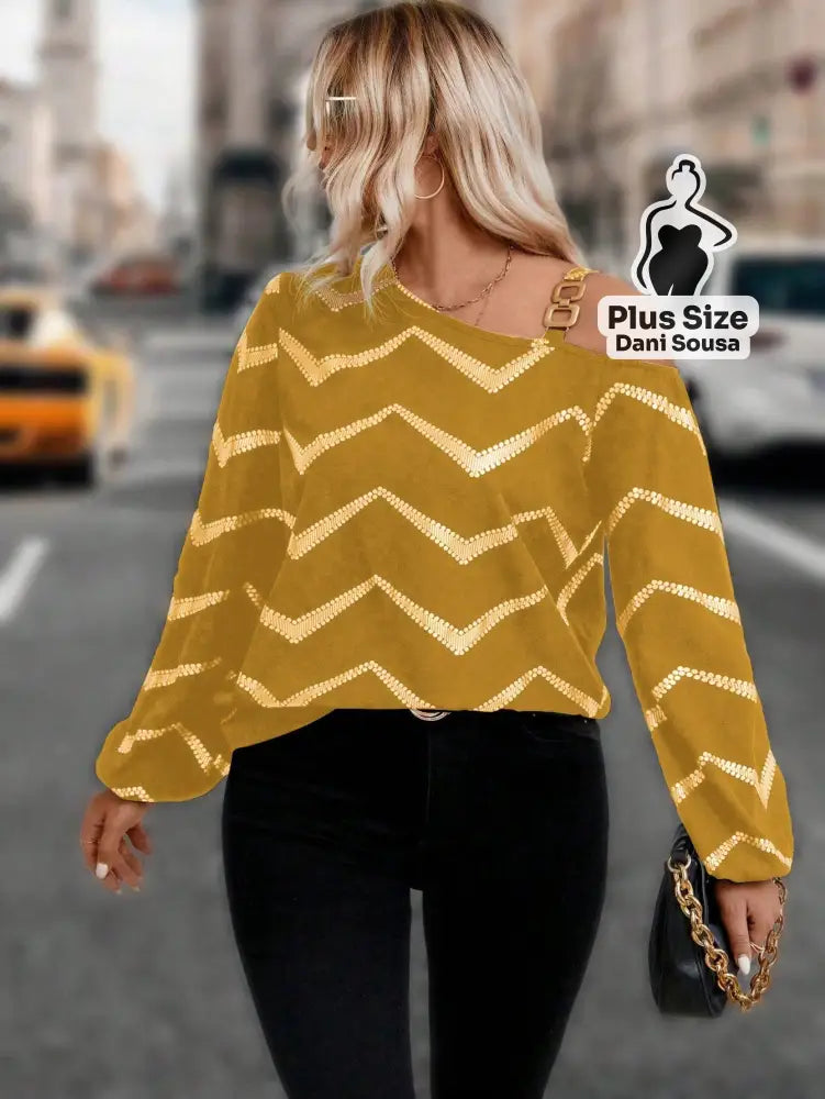 Blusa Ombro Caído Com Estampa Chevron Plus Size Amarelo / G Conjunto Cropped e Shorts Estampado com Detalhes de Renda