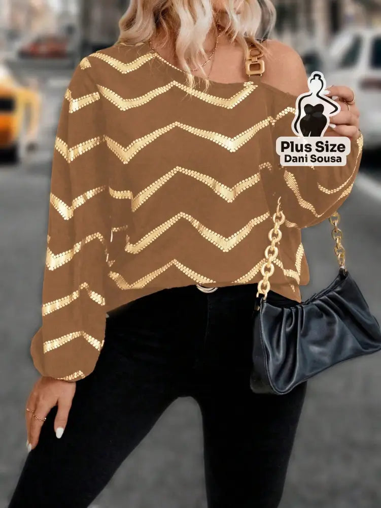 Blusa Ombro Caído Com Estampa Chevron Plus Size Conjunto Cropped e Shorts Estampado com Detalhes de Renda Plus Size