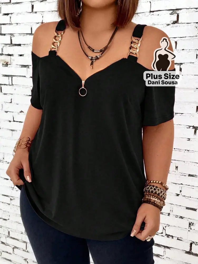 Blusa Ombro Vazado com Detalhe de Corrente Plus Size Blusa Ombro Vazado com Detalhe de Corrente Plus Size