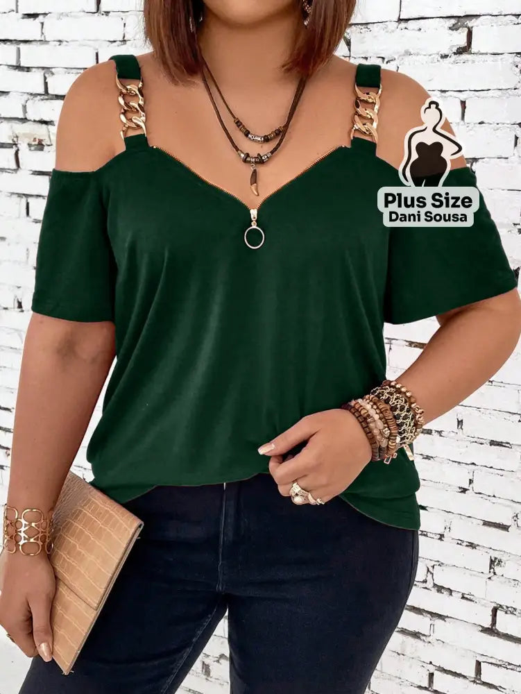 Blusa Ombro Vazado com Detalhe de Corrente Plus Size Verde / G Blusa Ombro Vazado com Detalhe de Corrente Plus Size