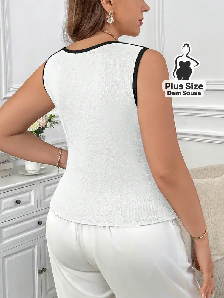 Blusa Regata com Acabamento Contrastante Plus Size Blusa Regata com Acabamento Contrastante Plus Size