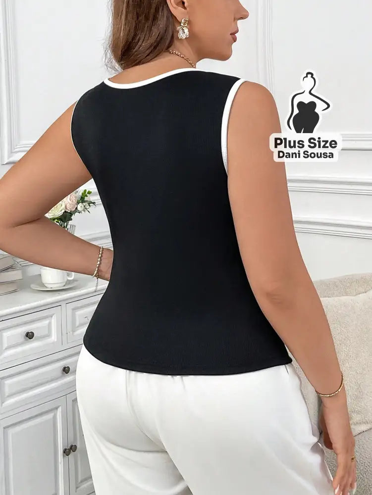 Blusa Regata com Acabamento Contrastante Plus Size Blusa Regata com Acabamento Contrastante Plus Size