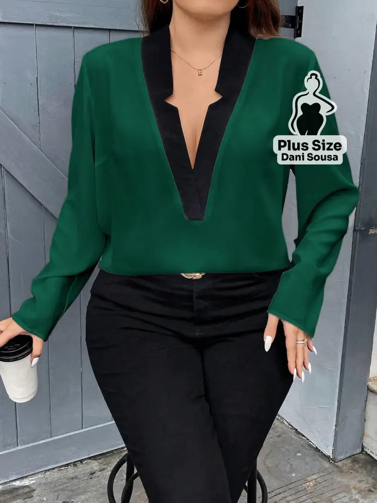 Blusa Social Com Detalhe Preto em Contraste Plus Size Verde / G Blusa Social Com Detalhe Preto em Contraste Plus Size
