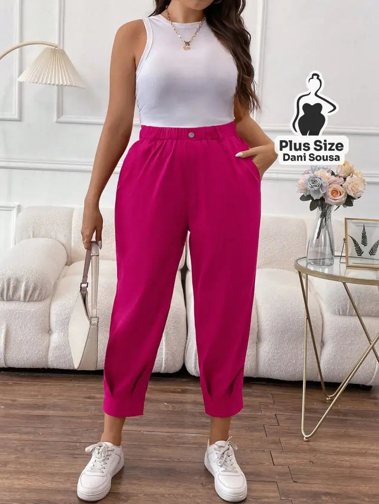 Calça Cintura Alta com Detalhe Moderno Plus Size Calça Cintura Alta com Detalhe Moderno Plus Size
