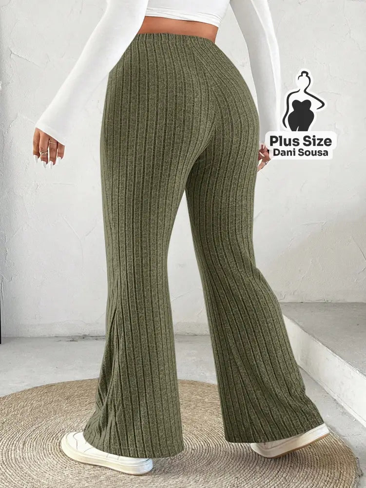 Calça de Malha Canelada Flare Plus Size Calça de Malha Canelada Flare Plus Size
