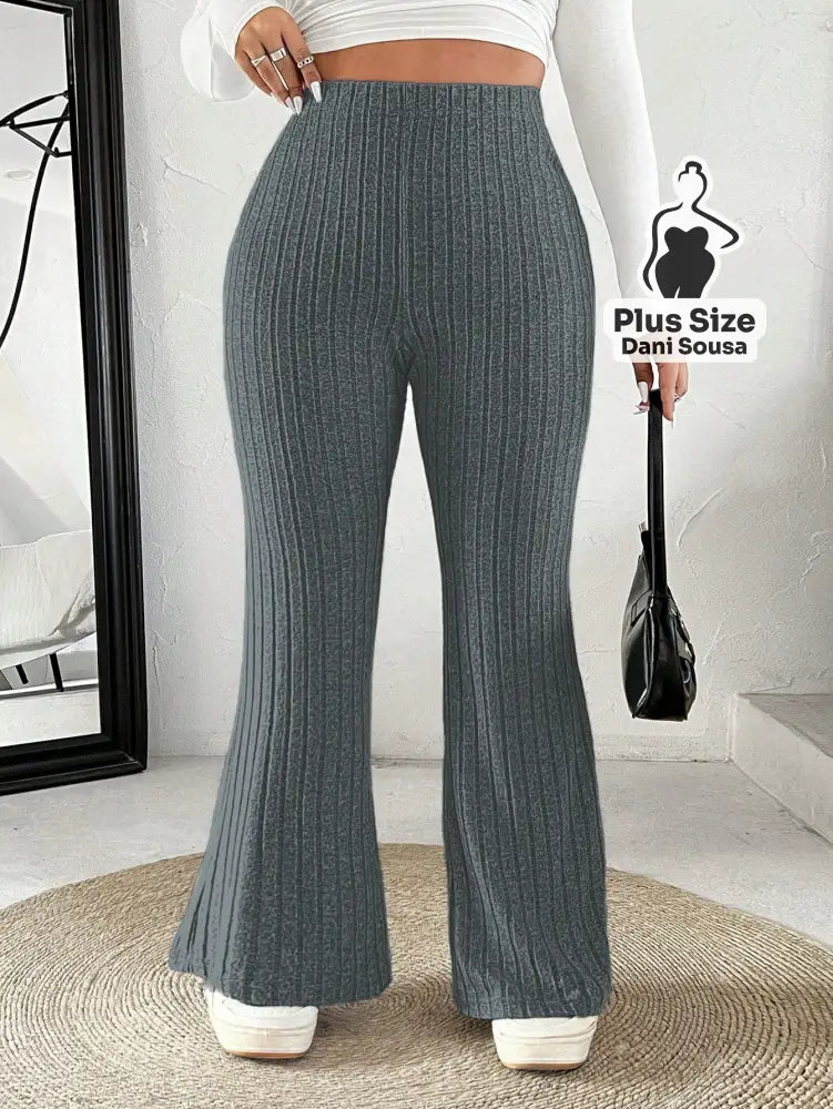 Calça de Malha Canelada Flare Plus Size Calça de Malha Canelada Flare Plus Size