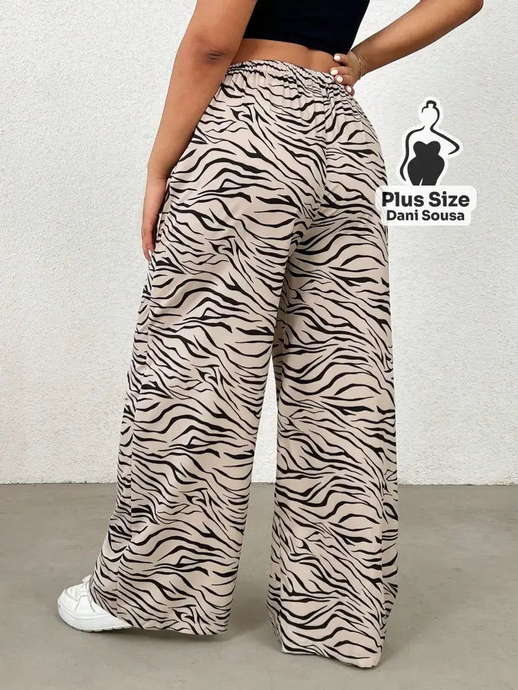 Calça Estampada Animal Print Plus Size Calça Estampada Animal Print Plus Size
