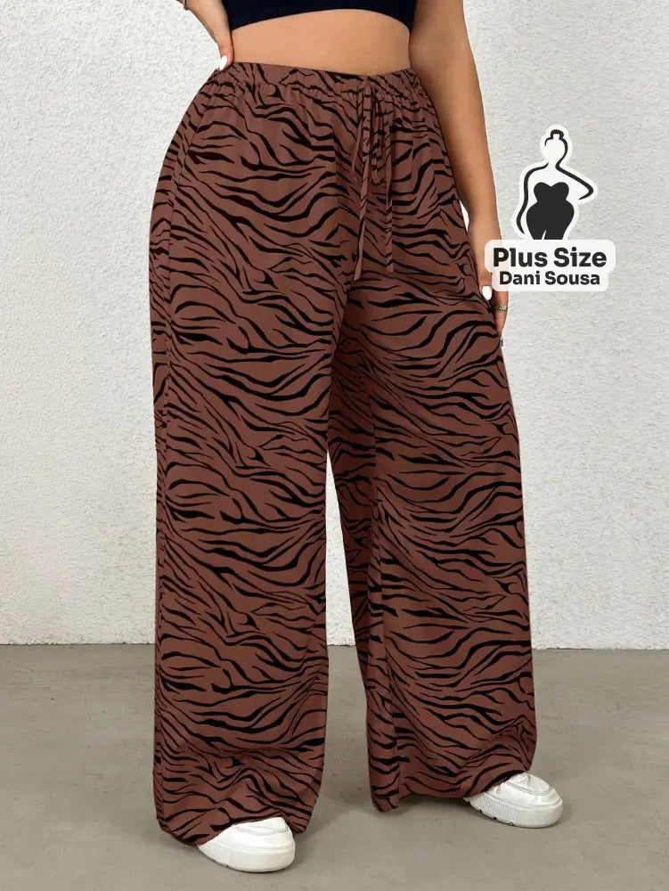 Calça Estampada Animal Print Plus Size Castanho / G Calça Estampada Animal Print Plus Size