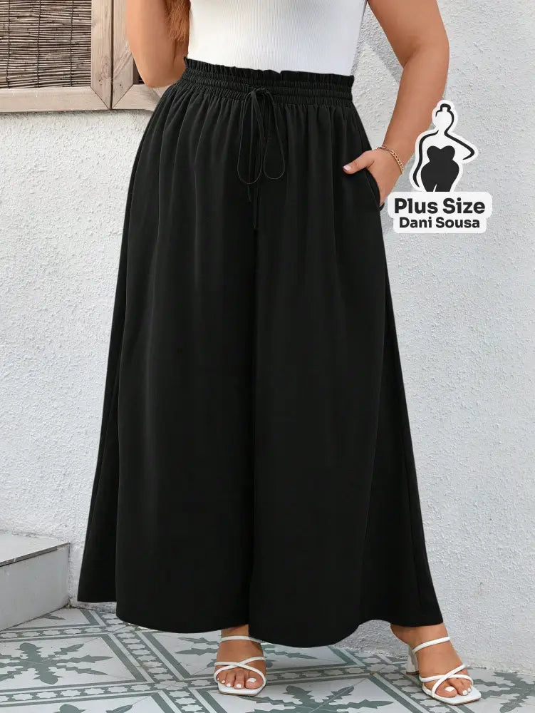 Calça Pantalona Com Bolsos Frontais e Cintura Ajustável Plus Size Calça Pantalona Com Bolsos Frontais e Cintura