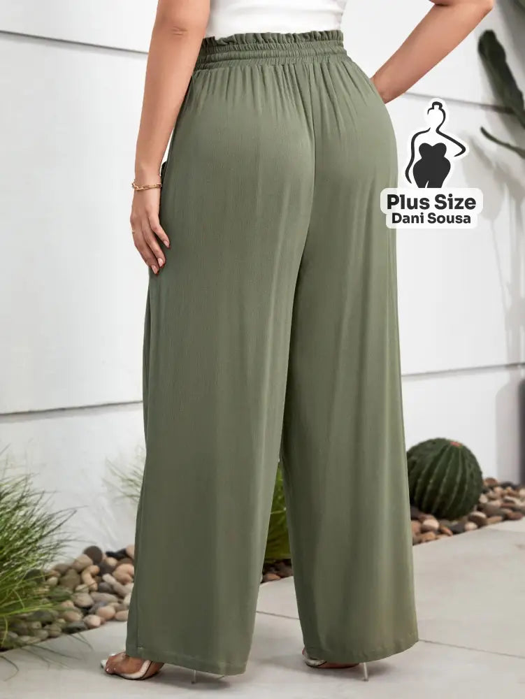 Calça Pantalona Com Bolsos Frontais e Cintura Ajustável Plus Size Calça Pantalona Com Bolsos Frontais e Cintura