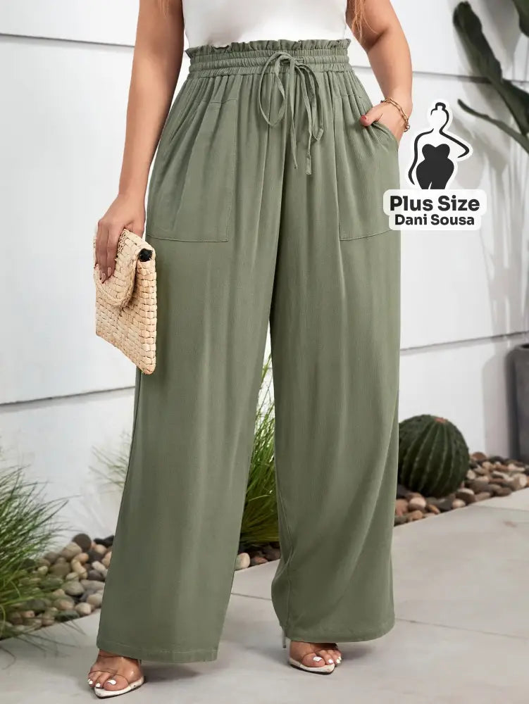 Calça Pantalona Com Bolsos Frontais e Cintura Ajustável Plus Size Calça Pantalona Com Bolsos Frontais e Cintura