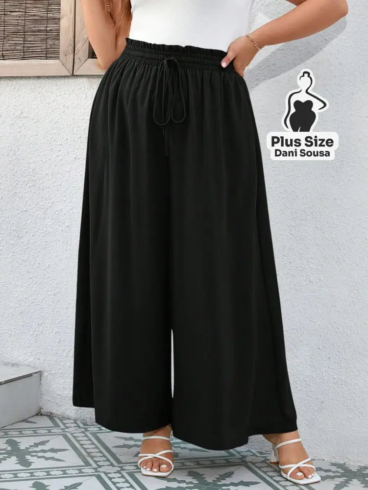 Calça Pantalona Com Bolsos Frontais e Cintura Ajustável Plus Size Calça Pantalona Com Bolsos Frontais e Cintura