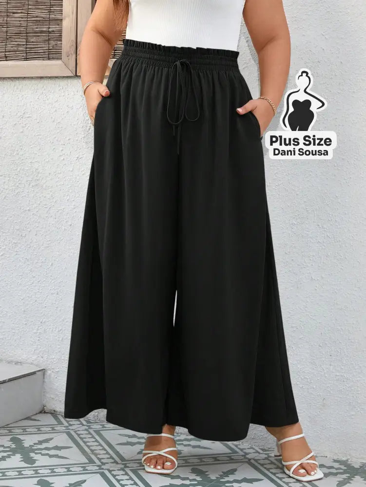 Calça Pantalona Com Bolsos Frontais e Cintura Ajustável Plus Size Preto / G Calça Pantalona Com Bolsos Frontais e
