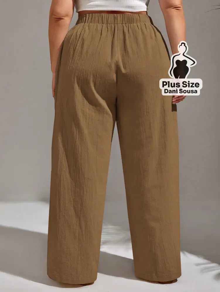 Calça Pantalona de Linho Com Fechamento Frontal Plus Size Calça Pantalona de Linho Com Fechamento Frontal Plus Size