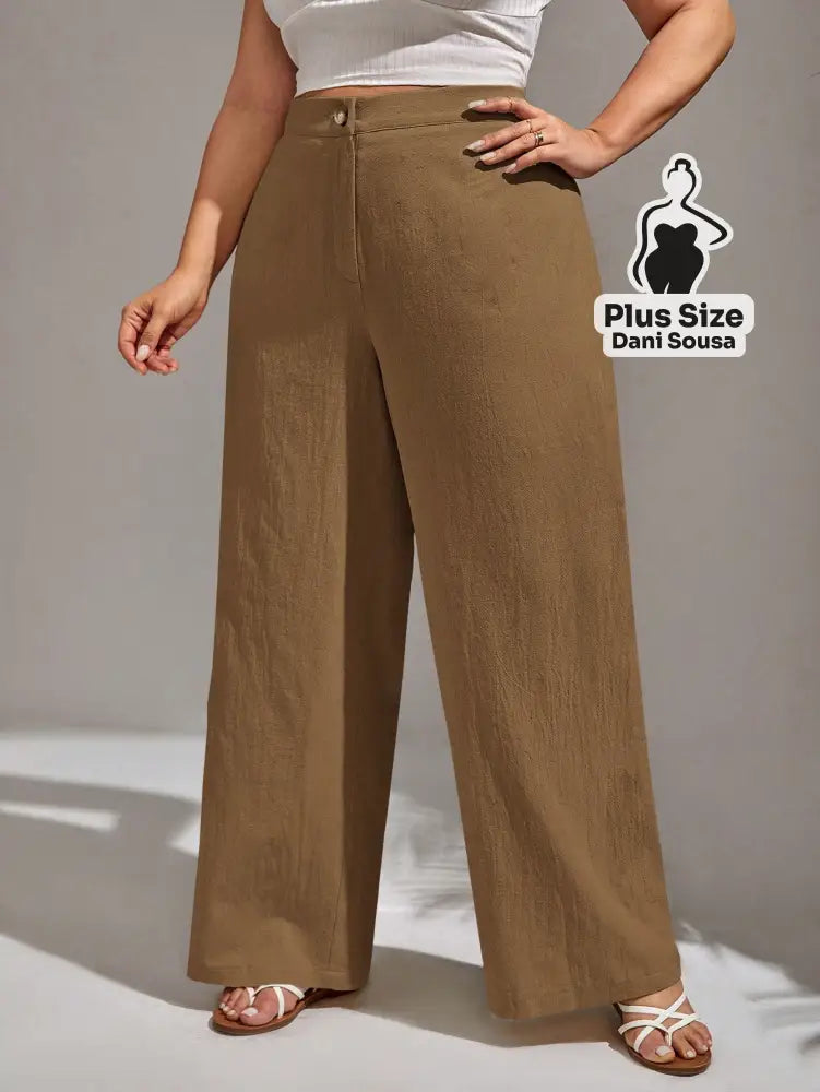 Calça Pantalona de Linho Com Fechamento Frontal Plus Size Calça Pantalona de Linho Com Fechamento Frontal Plus Size