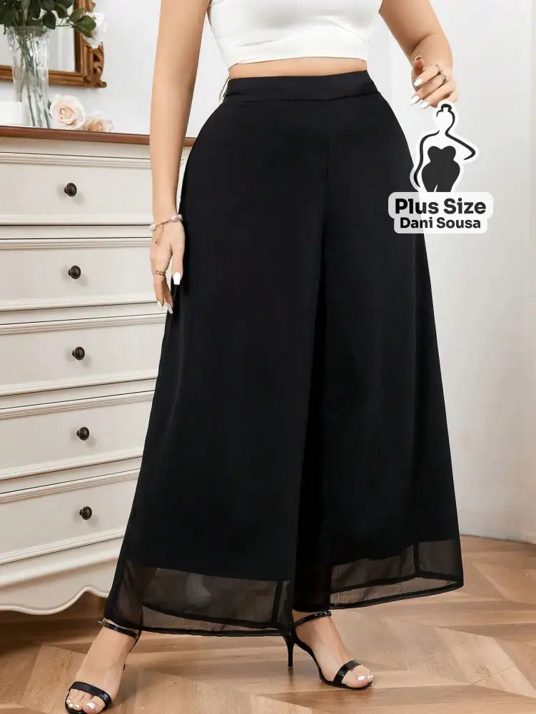 Calça Pantalona Elegante Com Acabamento Delicado Plus Size Calça Pantalona Elegante Com Acabamento Delicado Plus Size