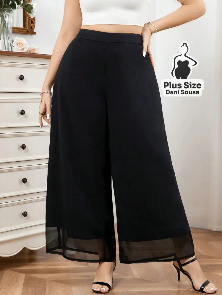 Calça Pantalona Elegante Com Acabamento Delicado Plus Size Calça Pantalona Elegante Com Acabamento Delicado Plus Size