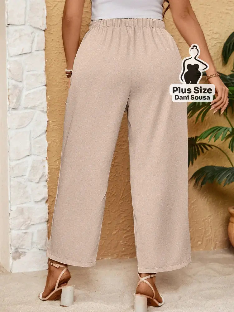 Calça Reta De Alfaiataria Bege Plus Size Calça Reta De Alfaiataria Bege Plus Size