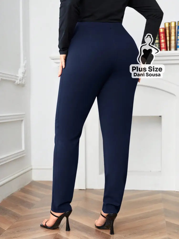Calça Skinny Alfaiatada Elegante Plus Size Calça Skinny Alfaiatada Elegante Plus Size