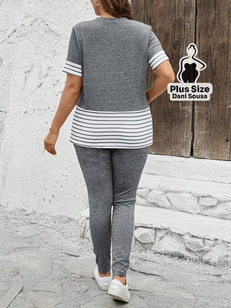 Conjunto Casual Com Detalhe de Listras Plus Size Conjunto Casual Com Detalhe de Listras Plus Size