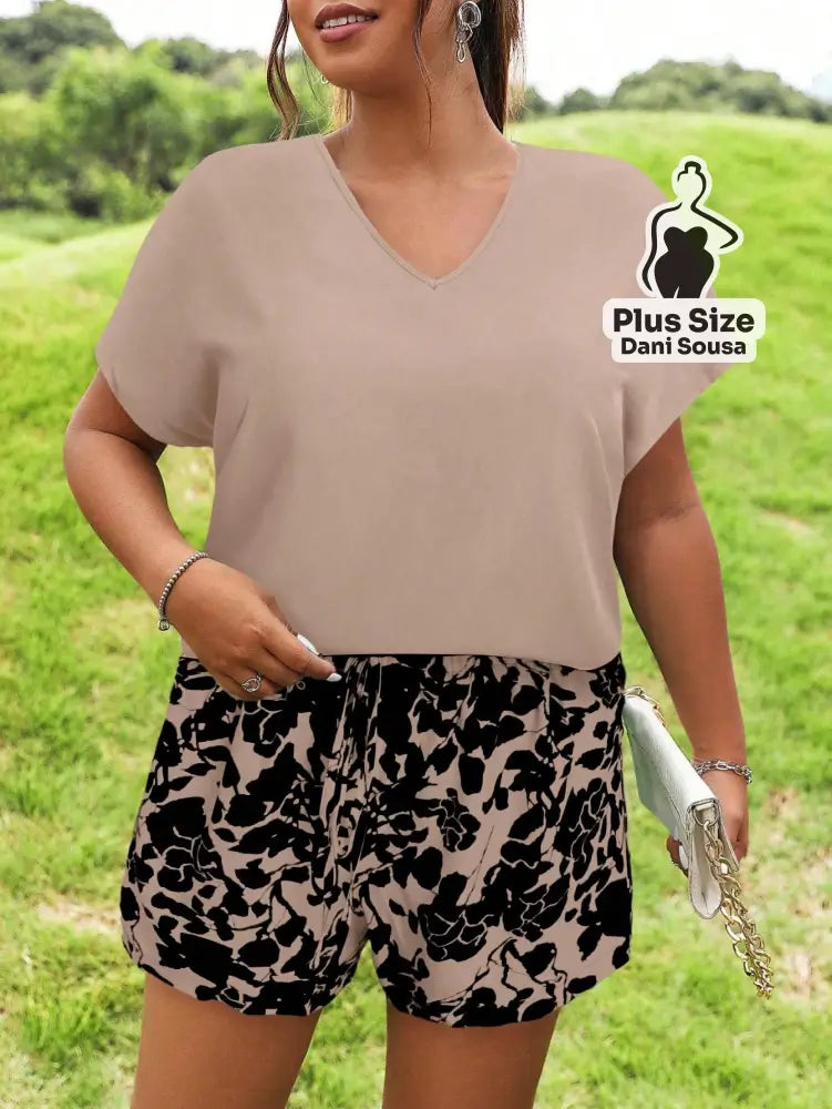 Conjunto Casual De Blusa Solta E Short Estampado Plus Size Conjunto Casual De Blusa Solta E Short Estampado Plus Size