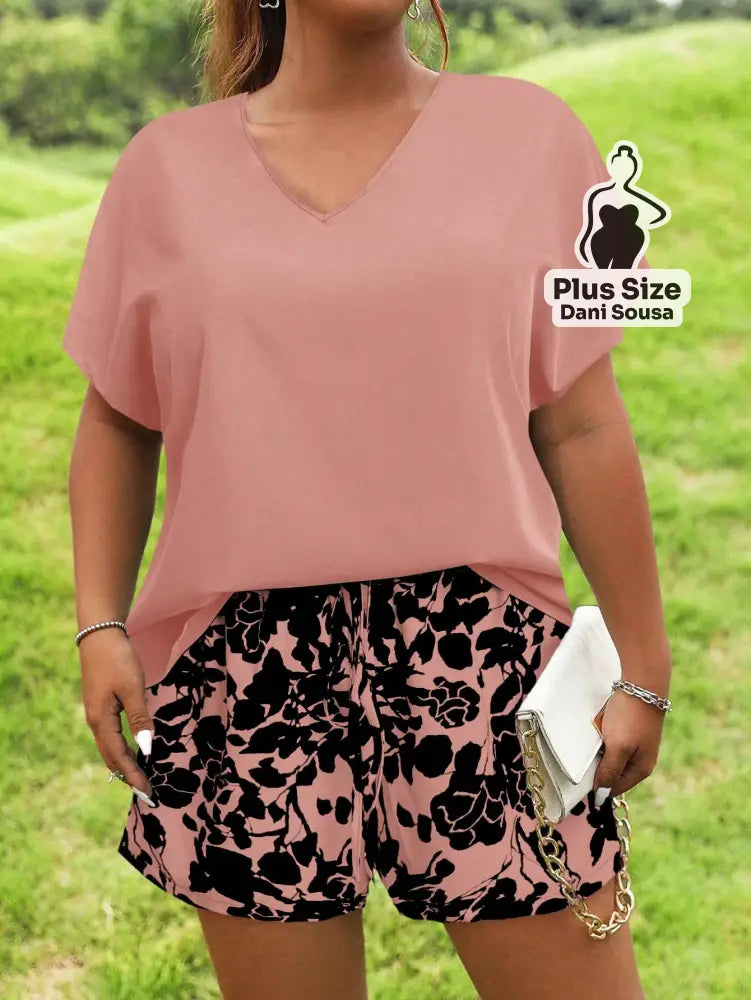 Conjunto Casual De Blusa Solta E Short Estampado Plus Size Conjunto Casual De Blusa Solta E Short Estampado Plus Size